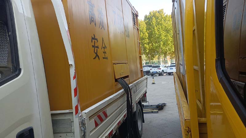 光泽如何判断柴油发电机组和UPS电源的切换时间是否符合要求？